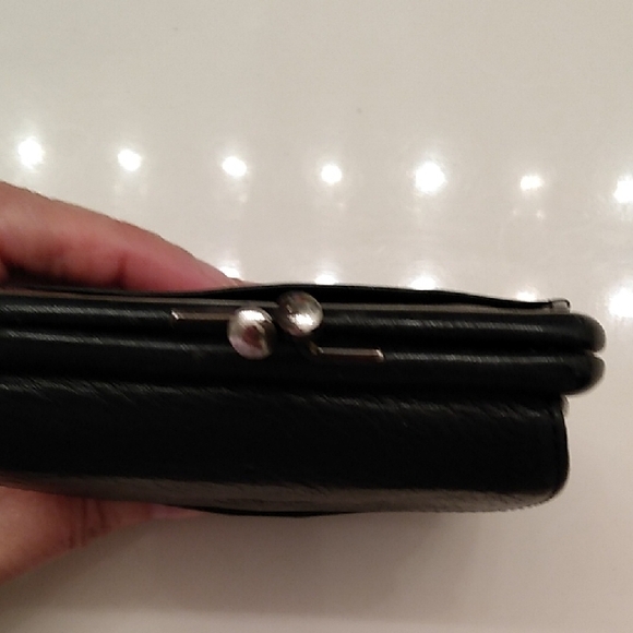 Fossil Elegant Compact Black Genuine Leather Wallet Kisslock Coin Purse - Picture 4 of 16